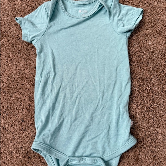 Kyte Baby short sleeve bodysuit bundle - Picture 2 of 9